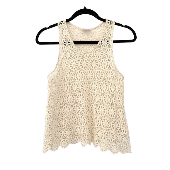 🌻3/$18 or 5/$25🌻UO Pins & Needles Crochet Floral Semi Crop Top - Picture 1 of 9